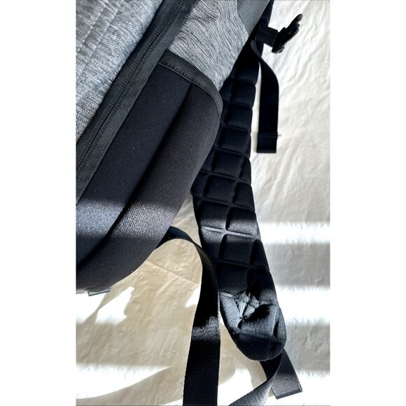 Timbuk2 Division Laptop Backpack Deluxe Grey Eco Static Gray Excellent Condition - Picture 5 of 11